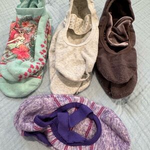 TAVI lot of 4 pairs grip socks